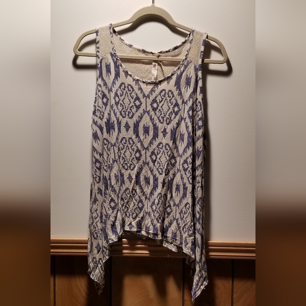 🍁🌺Seven7 patterned tank with mesh back paneling